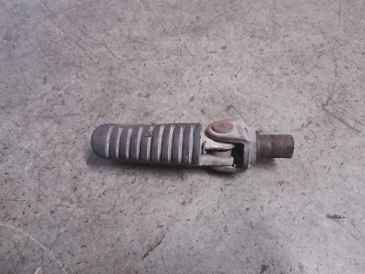 2001 Kawasaki ZX9R Ninja E - Front Left Hand Side Riders Foot Peg Rest — 第 1/4 张图片