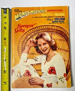 Vintage Spencer Gifts Sale Catalog from 1974 - Imagen 1 de 7