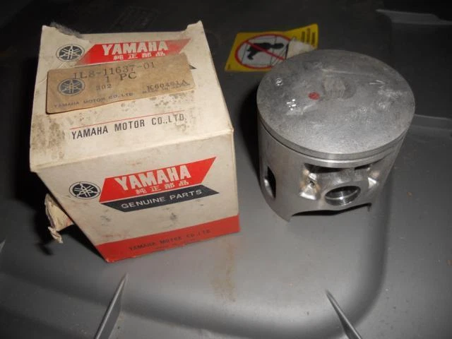 NOS Yamaha 1976 YZ175 Piston .75 1L8-11637-01 AHRMA - Image 1 of 1