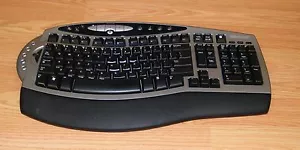 Genuine Microsoft (1045) Wireless Comfort Keyboard 4000 w/ Battery Cover - Picture 1 of 5