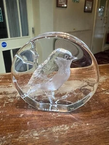 Kosta Boda Mats Jonasson Glass Paperweight Bird on Branch Signed - Picture 1 of 4