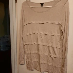 Ann Taylor Tissue Tee Long Sleeves Sz XL, Gray with Flounces, neck detail, tunic - Picture 1 of 3