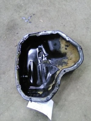 14 Toyota Venza Lower Oil Pan 2.7 Liter VIN A 5th Digit - Image 1 of 4