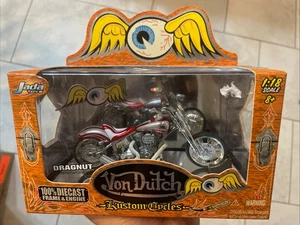 Jada Toys von Dutch Kustom Cycles Dragnut Red/White 1:18 Scale Motorcycle - Picture 1 of 7