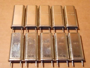 XTAL 104.120 KHz Lot of (10) Crystal Oscillators NEW RARE VINTAGE Ham Military - Picture 1 of 1