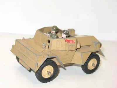 BRITAINS Military Sand Armored Scout Car With 2 Soldiers - Image 1 of 4