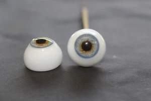 Glasaugen für Reborn- Puppen Halbschale 18 mm Ø hellblaugrau - Bild 1 von 2