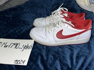 Talla 10.5 - Air Jordan 1 Retro OG Rojo Universitario Bajo Foto 1 de 4