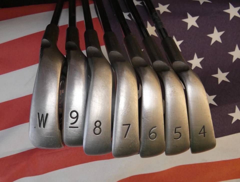 Juego de varillas de hierro Cleveland Tour Action 588P 3-PW rígido flexible de acero buen estado Foto 1 de 4