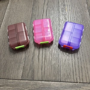 Organizadores de pastillas de viaje, 10 compartimentos cada uno estuches portátiles para pastillas. Lote de 3. Nuevo sin etiquetas - Imagen 1 de 5