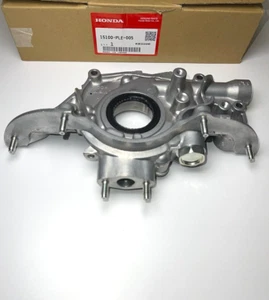New OEM Genuine 2001-2005 Honda Civic 1.7 Oil Pump 15100-PLE-005 - Picture 1 of 9