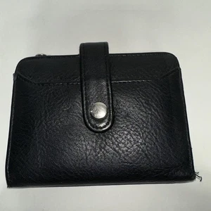 Cartera de cuero plegable con cierre a presión de lengüeta negra - Imagen 1 de 6