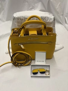 Michael Kors Hailee Satchel Crossbody And Keychain NWT - Picture 1 of 11
