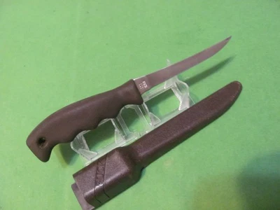 Vintage BUCK USA 125 Fillet Knife with Hard Plastic Sheath - Image 1 of 4