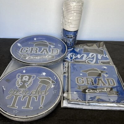 Juego de decoraciones de graduación azul incluye platos de papel servilletas tazas servir 20 Foto 1 de 4