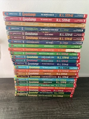 Lot of 24 Goosebumps R.L Stine 1st SCHOLASTIC PRINTINGS Foto 1 de 4