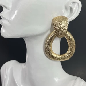 Gold Tone Chunky Door Knocker Earrings Pierced Dangle Statement Runway - Picture 1 of 7