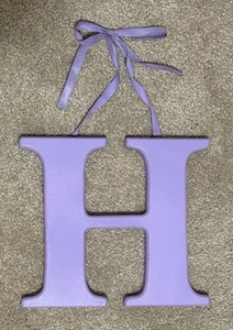Buchstabe H lila Wand Tür Dekor Aufhänger 7 1/2" x 8 1/2" Initiale - Bild 1 von 5