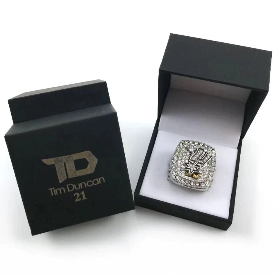 Tim Duncan Championship Ring Spurs - Replica + Display Box - Image 1 of 1