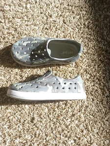 kids shoes, slip on water shoes army green and gray camouflage, size 7 - Picture 1 of 3