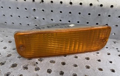 1988 - 1996 Plymouth Acclaim ПРАВЫЙ ПАРКОВОЧНЫЙ ФОНАРЬ ГАБАРИТНЫЙ ФОНАРЬ ЛАМПА 4399170 - Изображение 1 из 2