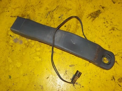 99-05 Pontiac Grand AM Coupe 2Dr водитель передний ремень безопасности защелка гнездо приемник - Изображение 1 из 3