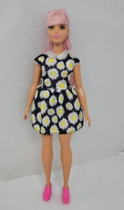 Barbie Doll Fashionistas #48 Daisy Pop Dress Curvy Doll 2016 Mattel W/ Pink Hair - Picture 1 of 8