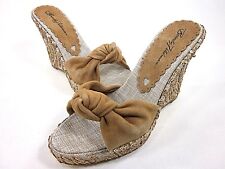 BEVERLY FELDMAN PARTYGIRL WEDGE SANDAL WOMEN'S COUIO GOLD US SIZE 8M NEW/DEFECTS
