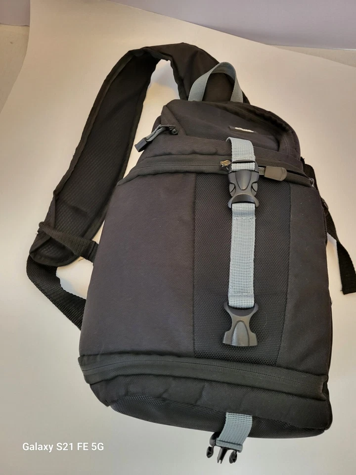 Bolsa honda para cámara fotográfica Altura con divisores Foto 1 de 4