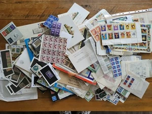 Worldwide Stamp Sorter Box Containing Minisheets Blocks Presentation Packs Etc - Picture 1 of 15