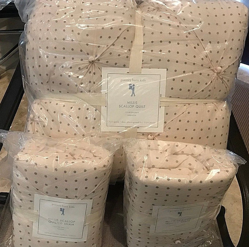 Pottery Barn Kids Millie polka dot scallop FULL QUEEN quilt 2 standard shams  - Image 1 of 1