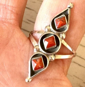 Langer Zuni Ring geschnitzte rote Koralle Gr. 7 Sterling FC Fred Cachini Indianer - Bild 1 von 6