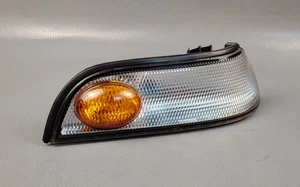 1988 1994 NISSAN Cefiro A31 FRONT RIGHT CORNOR COMBINATION PARKING LIGHT IKI5185 - Picture 1 of 24