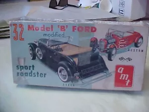 AMT '32 Model B Ford Roadster 3 in 1 Model Kit 332 ( parts ) - Picture 1 of 2