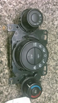 Controle de temperatura/aquecedor/AC A/C 2015 Fiesta Sku#2673123 - Imagem 1 de 4