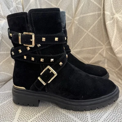 VINCE CAMUTO Botines de Gamuza Negros Talla 9.5M Tachonados Moto Motociclista Correas BARRETT A Foto 1 de 4