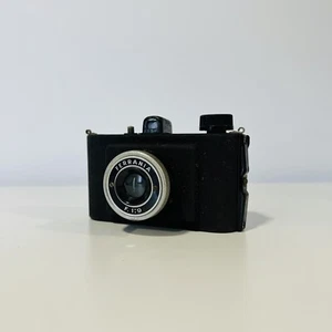 Vintage Rare Bakelite Camera Ferrania F. 1:9 - Beta Model - Working Shutter - Picture 1 of 10