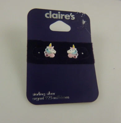 Pendientes de plata de ley 925 con poste de cabeza de unicornio Foto 1 de 4