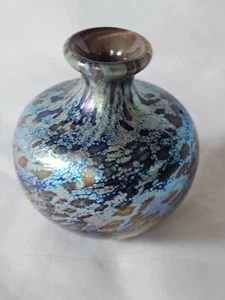 Stunning studio glass vase, signed by artist, iridescent glass vase, lovely tone - Picture 1 of 11