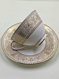 Juego de taza de té y platillo vintage Royal Doulton "Sovereign" con diseño dorado - Imagen 1 de 9