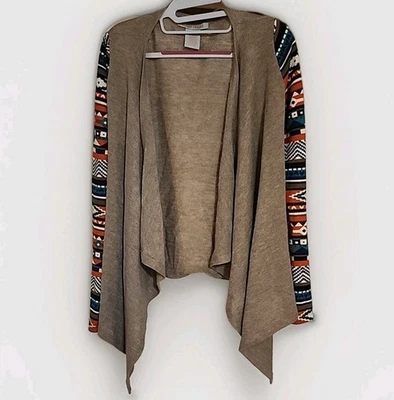 Cardigã feminino Flying Tomato pequeno marrom acastanhado Lagenlook aberto frontal asteca - Imagem 1 de 4
