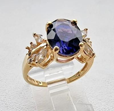 ANEL OVAL DE OURO AMARELO 14K WHS 9,8 X 7,8 mm IOLITE e BRANCO SUPPHIRE TAMANHO 7++ - Imagem 1 de 4