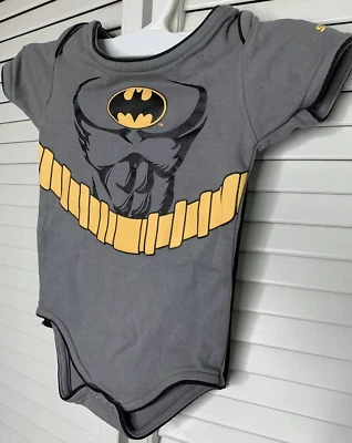 Batman Romper Halloween Costume 12M Infant Baby Removable Cape Six Flags Cosplay - Image 1 of 4