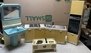 Vtg. 1970’s Marx Sindy Kitchen Lot~ Sink, Stove, upright Wall Oven, Bath Sink + - Picture 1 of 21