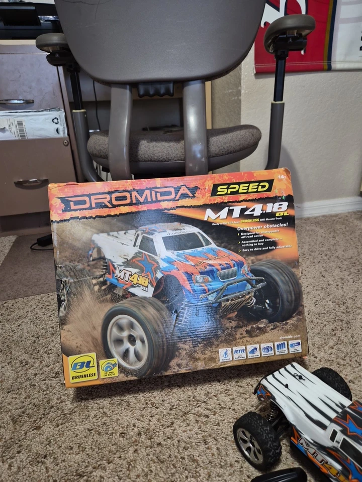 Coche de carreras 4x4 30 km/h coche de alta velocidad 2,4 GHz control remoto deriva coche camión regalos Foto 1 de 4