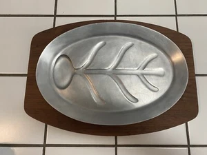 VINTAGE GLADMARK BURBANK CA Aluminum Tree Of Life Meat PLATTER & Teak TRAY Set - Picture 1 of 9