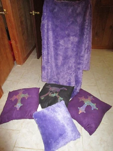 60"x 45" Faux Fur Blanket and 4 Beautiful Accent Throw Pillows - Picture 1 of 23