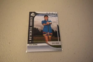 2012 SP auténtica #84 tarjeta de novato marrón SARA #d/999 estado de Michigan - Imagen 1 de 2