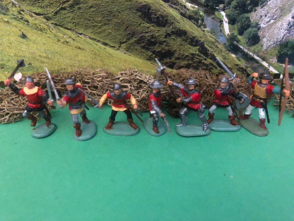 Revell Medieval English knights set 2 1:72 painted - Image 1 of 1