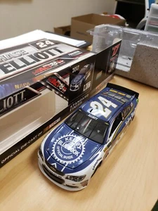 Chase Elliott 2017 KBB Standard 1:24 Hendrick Chevrolet 309/733 - Picture 1 of 3